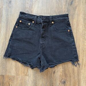 Levi’s Ribcage Shorts